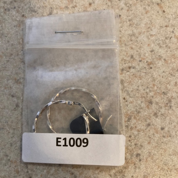 Opulenza Designs Italian Silver Hoops NIB - Picture 3 of 3